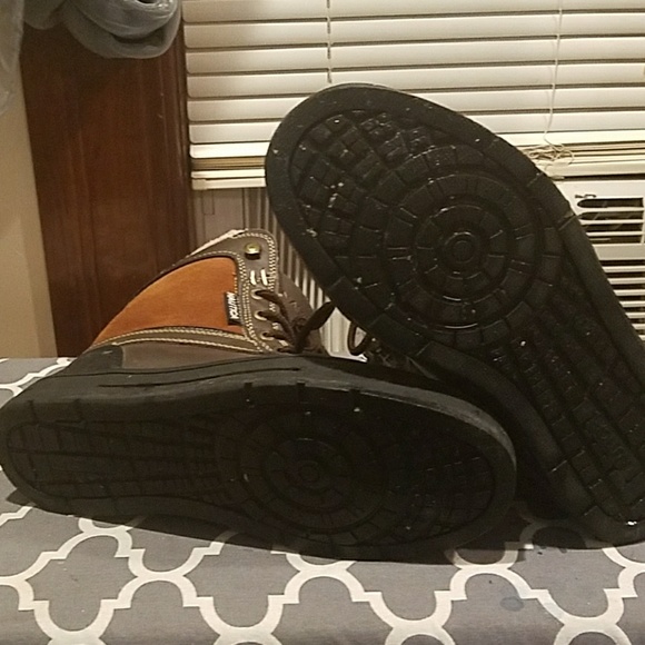 Boots - Picture 4 of 4